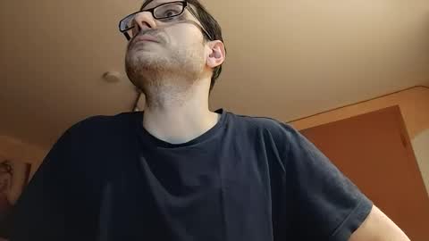 Snapshot of reeds44 chatting on March 1, 8:33 pm reeds44 online show from March 1, 8:33 pm