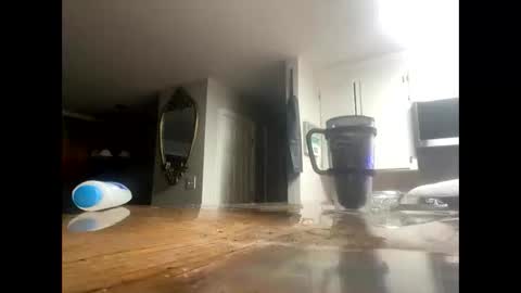 Lee online show from October 15, 3:39 am