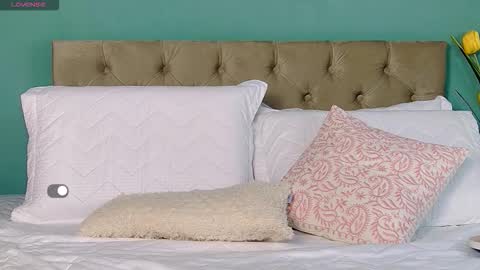 Snapshot of reese_yanella chatting on February 20, 8:31 pm Yanella online show from February 20, 8:31 pm