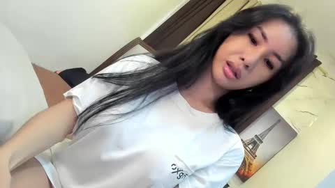 Snapshot of reevasavage chatting on March 10, 3:30 pm Amari online show from March 10, 3:30 pm