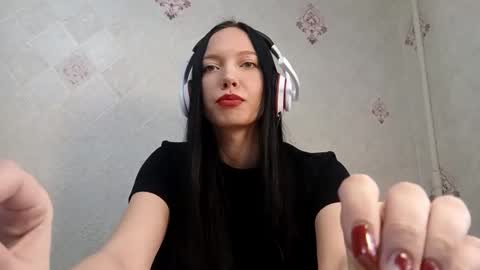 Mia online show from March 16, 8:18 am