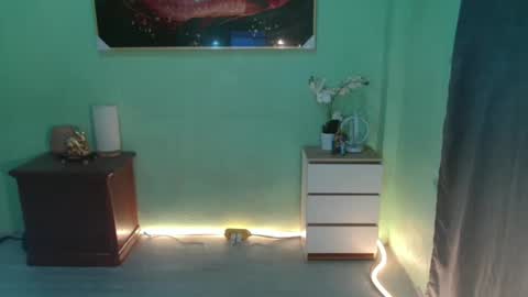 regelthegoddess online show from December 26, 6:41 am