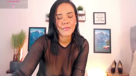 regina1819 online show from April 11, 5:01 am