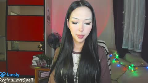 Snapshot of reginainspace chatting on December 30, 1:15 am  Regina online show from December 30, 1:15 am