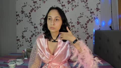 Snapshot of reginamoon12 chatting on February 1, 10:26 am Alisa online show from February 1, 10:26 am