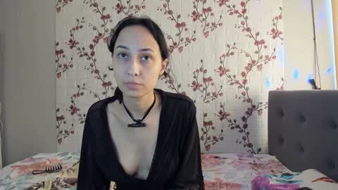 Snapshot of reginamoon12 chatting on February 7, 9:26 am Alisa online show from February 7, 9:26 am