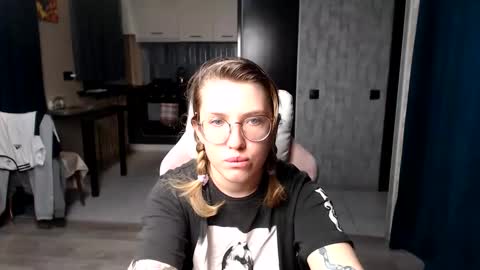 Regina online show from September 18, 12:01 am