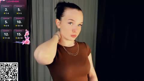 Snapshot of reginiasaccone chatting on June 17, 6:42 pm Emily - online show from June 17, 6:42 pm