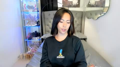 reighnempress online show from March 5, 1:40 pm