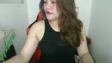 Snapshot of reign2525 chatting on March 12, 3:40 pm reign2525 online show from March 12, 3:40 pm