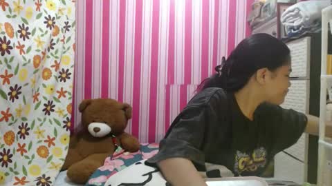 Snapshot of reign2525 chatting on November 20, 8:47 am reign2525 online show from November 20, 8:47 am