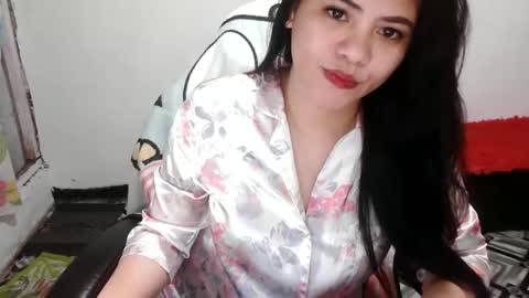 Snapshot of reign2525 chatting on March 13, 2:56 pm reign2525 online show from March 13, 2:56 pm