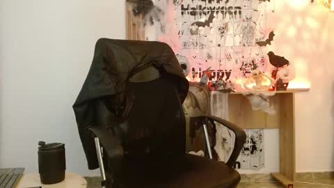   REIKO  online show from October 25, 8:03 pm