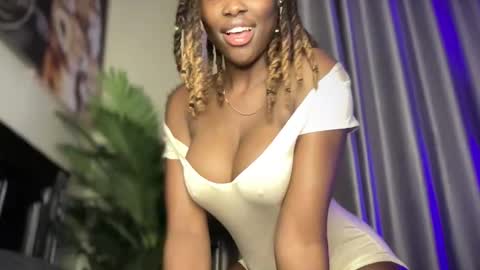 Snapshot of reina77xo chatting on May 6, 5:07 pm reina77xo online show from May 6, 5:07 pm