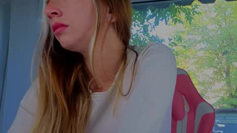 reina cummings online show from October 5, 6:23 am