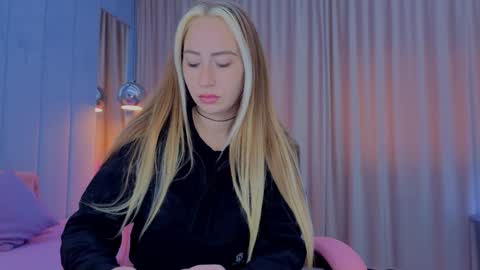 reina cummings online show from November 9, 6:44 am