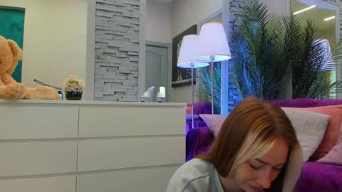 Snapshot of reina_cummings chatting on May 17, 5:38 am reina cummings online show from May 17, 5:38 am