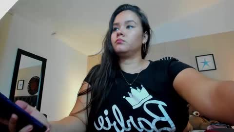 reina_loren online show from September 23, 11:08 pm