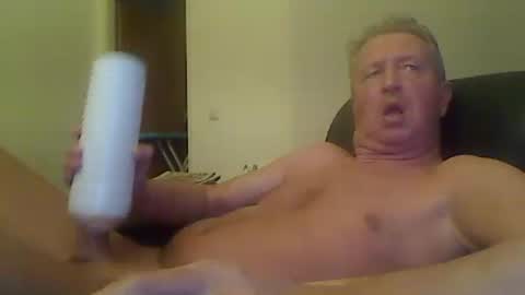 reini7211 online show from October 16, 12:22 am