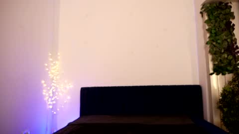 Elly online show from April 1, 6:14 am