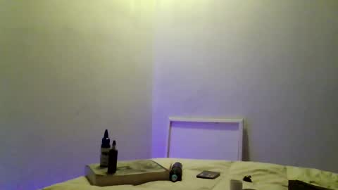 Snapshot of relaxxxitsart chatting on April 6, 4:10 am armcandyishsoulfood online show from April 6, 4:10 am