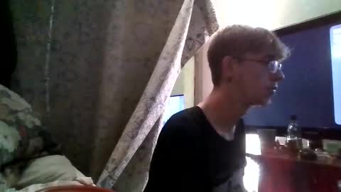 Snapshot of relytburns420 chatting on April 25, 1:52 am tylerBurnham online show from April 25, 1:52 am