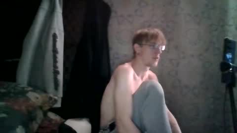Snapshot of relytburns420 chatting on May 2, 5:01 am tylerBurnham online show from May 2, 5:01 am