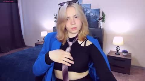 Snapshot of remipeach chatting on June 8, 3:34 pm RemiPeach online show from June 8, 3:34 pm
