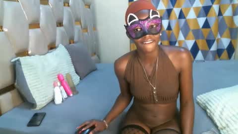 Snapshot of remmyqueen chatting on April 13, 10:26 pm remmyqueen online show from April 13, 10:26 pm