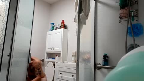 Snapshot of remshotdt chatting on December 8, 4:57 am remshotdt online show from December 8, 4:57 am