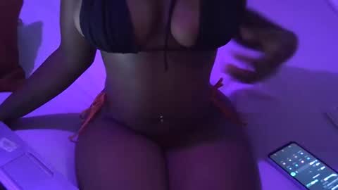 renal_queen online show from October 22, 11:21 am