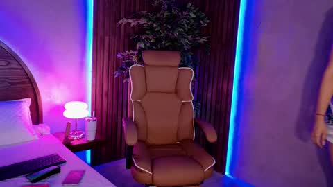 Snapshot of renata_black_ chatting on September 19, 10:05 am Renata online show from September 19, 10:05 am