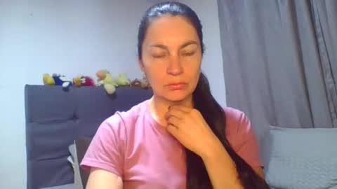 Snapshot of renata_hot1 chatting on May 11, 11:13 pm renata_hot1 online show from May 11, 11:13 pm