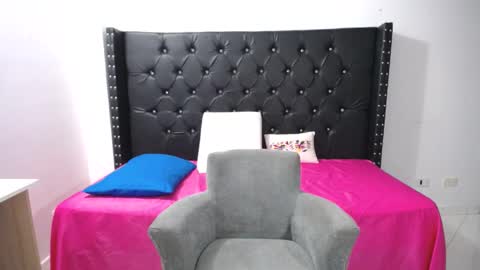 Snapshot of renata_salinas_1 chatting on September 11, 11:49 pm Renata Salinas online show from September 11, 11:49 pm
