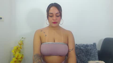 renatabrownn28 online show from March 10, 6:29 am