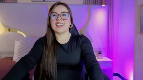 Snapshot of renatajoness1 chatting on March 31, 11:32 am Renata online show from March 31, 11:32 am