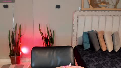      online show from February 5, 12:06 pm