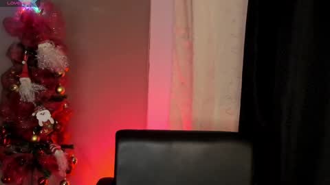 renatawilsom online show from December 12, 1:43 am