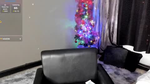 renatawilsom online show from December 21, 5:40 pm