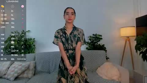 Snapshot of renatenavejar chatting on October 8, 1:14 am Call me Mira online show from October 8, 1:14 am