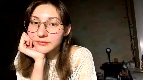 Snapshot of renayreisdorf chatting on February 6, 6:44 pm Mia online show from February 6, 6:44 pm