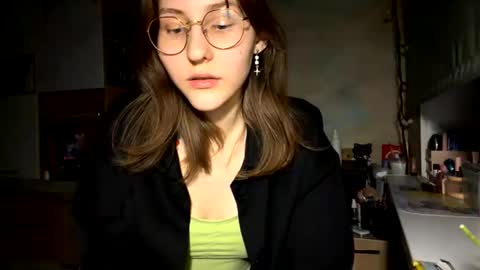 Snapshot of renayreisdorf chatting on February 14, 4:26 pm Mia online show from February 14, 4:26 pm