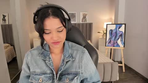 Renee Shelby online show from December 4, 12:19 am