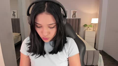 Renee Shelby online show from December 12, 8:10 pm