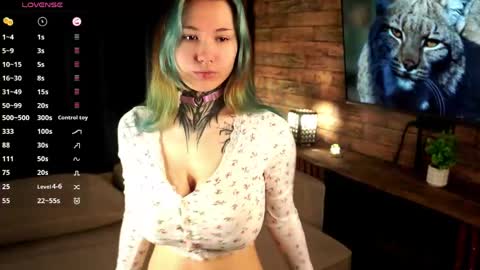 Snapshot of renvelour chatting on April 16, 3:51 am Ren online show from April 16, 3:51 am