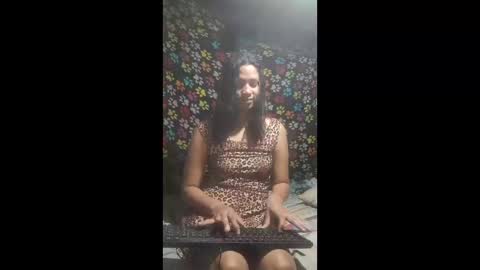 Snapshot of requenaelizabeth42 chatting on May 2, 12:04 am requenaelizabeth42 online show from May 2, 12:04 am