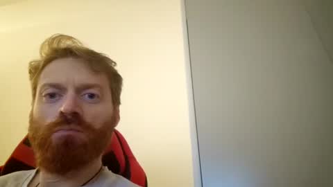 Snapshot of rerauld4 chatting on December 6, 8:29 pm Raul online show from December 6, 8:29 pm