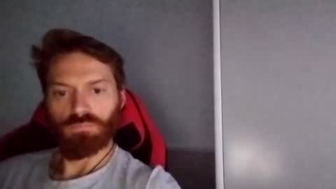 Snapshot of rerauld4 chatting on December 7, 3:19 pm Raul online show from December 7, 3:19 pm