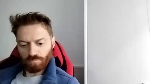 Snapshot of rerauld4 chatting on December 26, 10:05 am Raul online show from December 26, 10:05 am