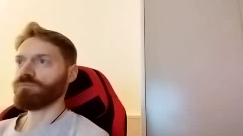 Snapshot of rerauld4 chatting on January 1, 4:07 pm Raul online show from January 1, 4:07 pm